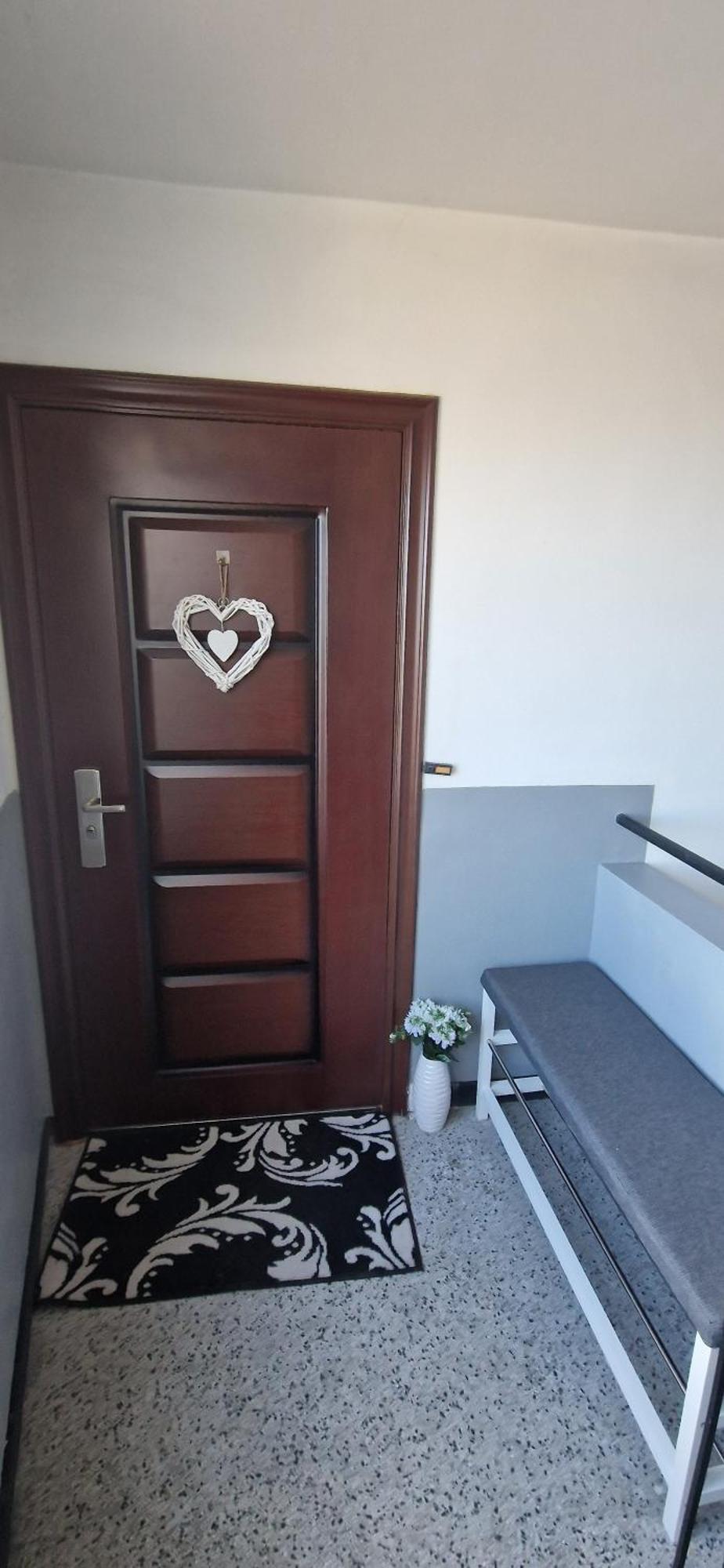 Black And White Apartment Karlovo Exterior photo